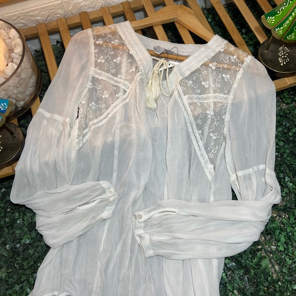 14th & Union Embroidered Tops. Size -S ( Fit S-M) - Picture 8 of 14